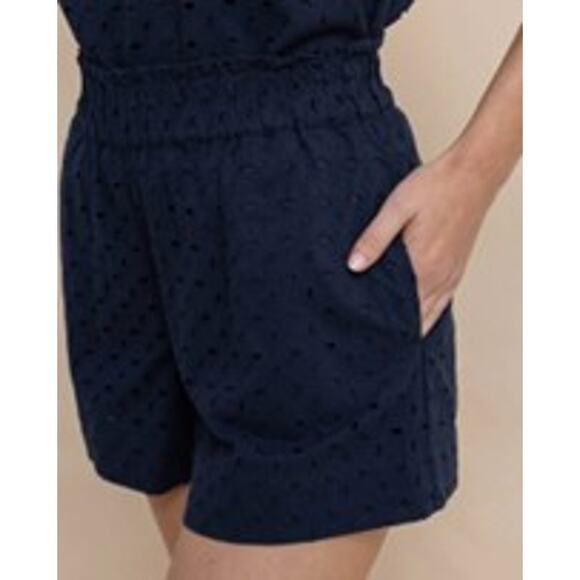 Southern Tide Elyse Eyelet Shorts in Navy Size Large